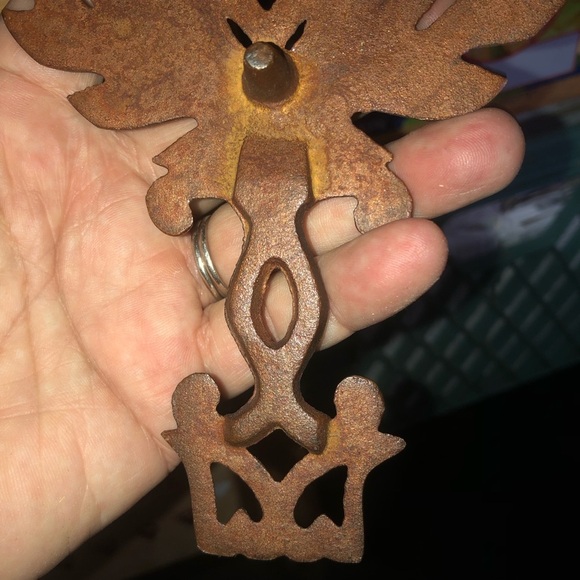 Vintage Cast Iron Wall Decor - Picture 5 of 7